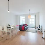 Guestready - Clerigos-virtudes Penthouse * Oporto