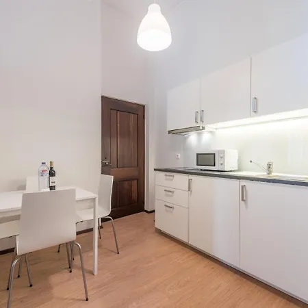 Guestready - Clerigos Virtudes アパート ポルト